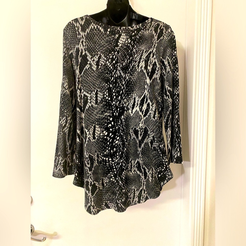 KAREN KANE LONG SLEEVED BLACK & WHITE PATTERNED SHIRT